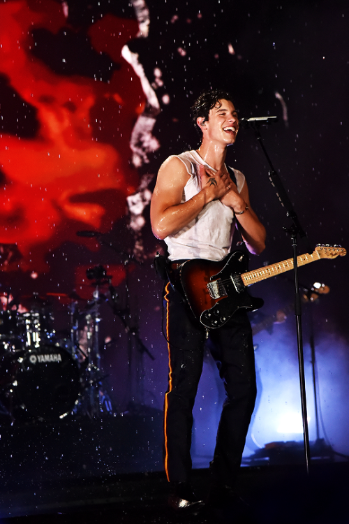 carpetdiem:SHAWN MENDES2018 MTV Video Music Awards, New York City (August 20, 2018).