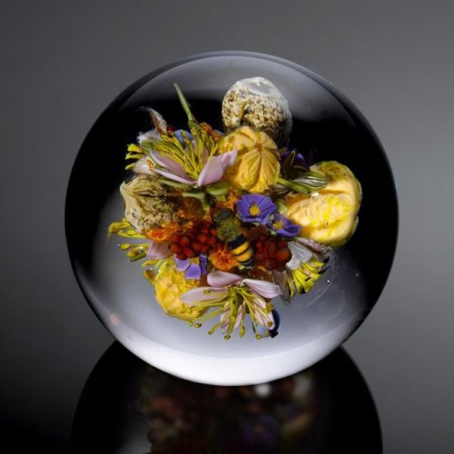 lustik:Glass Art by Paul J Stankard.