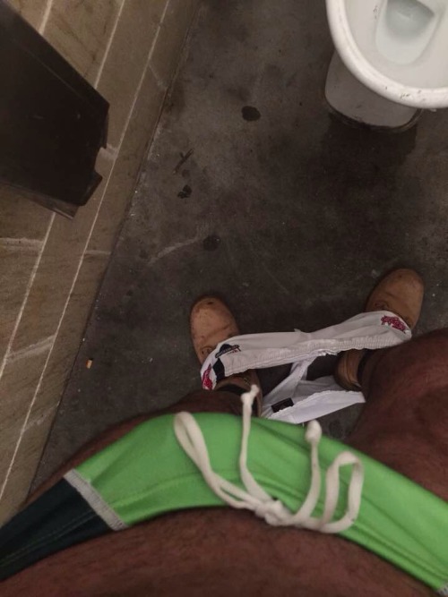 tradiesandotherstories: Tradie piss in boots