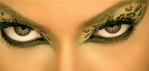 parks-and-rex:  classicbeyonce:  kitty kat, 2006  