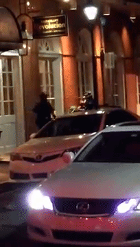 ufo-pilot-and-his-sexy-spouse:    New Orleans cop hits a man in the face and then