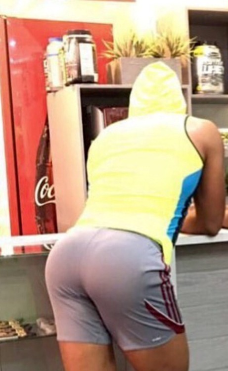 iluvbubblebutts: kensprof: Elbow Leans Fuck yea