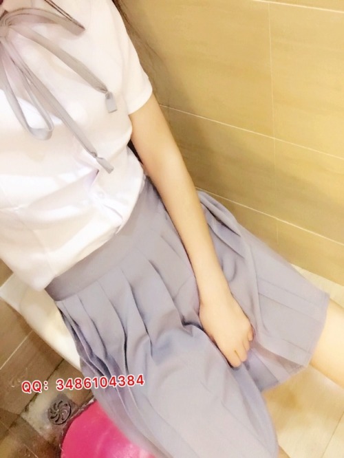 小哥哥们新年快乐，帮梨娘多多转发哦⊙∀⊙！