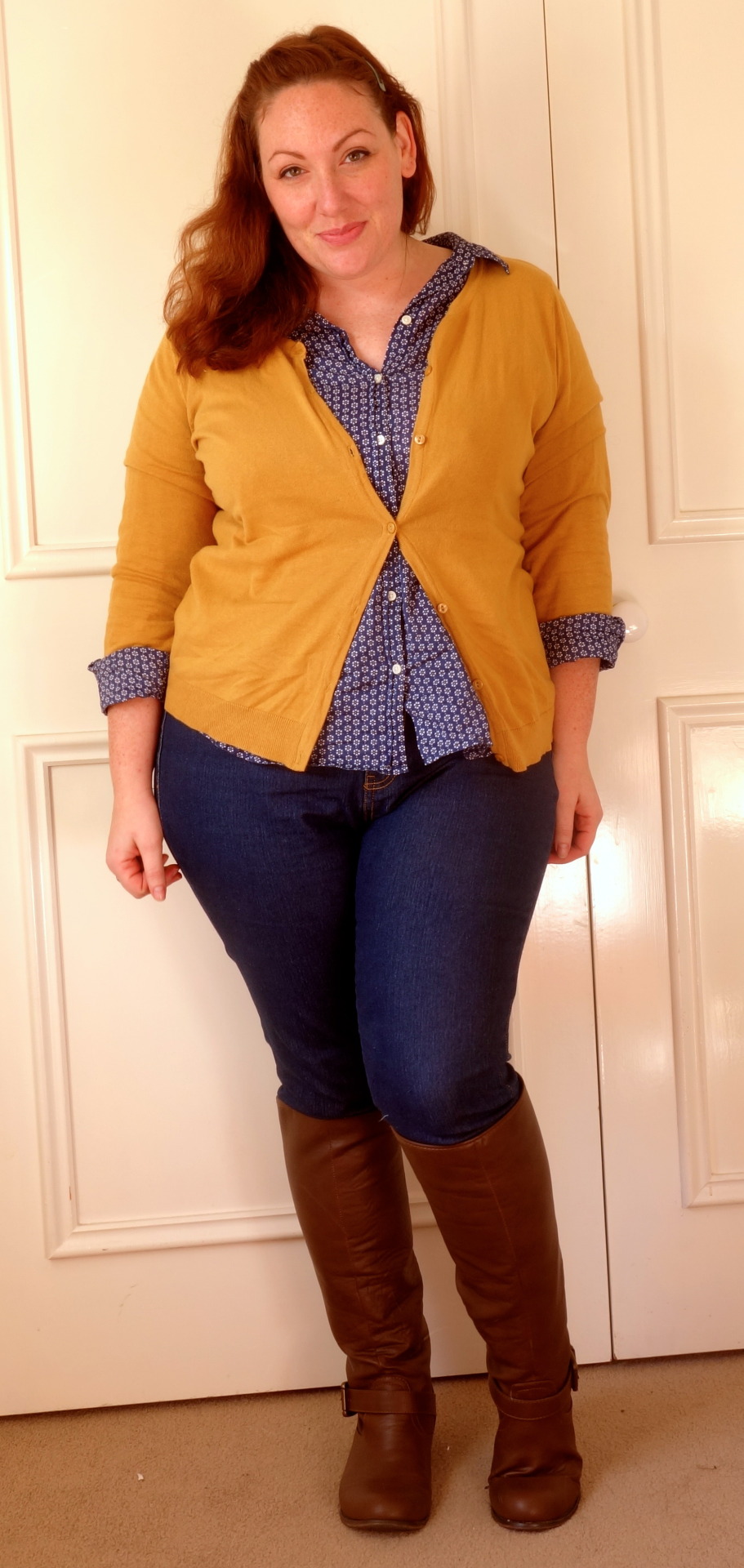 tremendousmagic:  A day at the zoo! Cardi: H&amp;M, XL Top: Old Navy, XL Jeans: