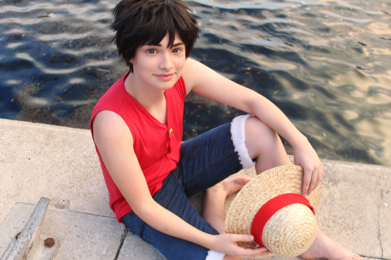 criedwolves:  a nice shot of my luffy cosplay from metrocon this year! i have a bunch