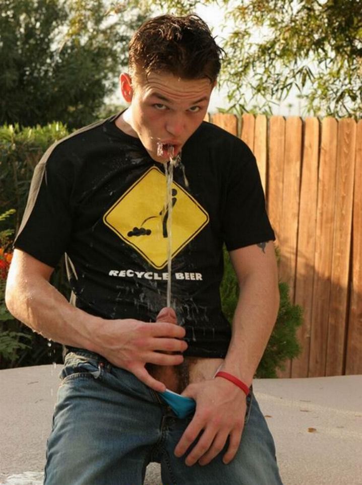 daviddickdude:  Piss Play 
