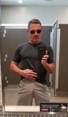 gaydadandson:  Love wearing my favorite shorts