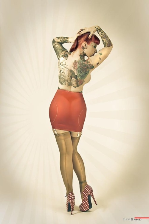 alternative-pinup:  Alternative Model http://alternative-pinup.tumblr.com/