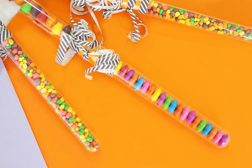 thecraftables: Halloween Candy Wands! Finally made something for Halloween (its little over a month 