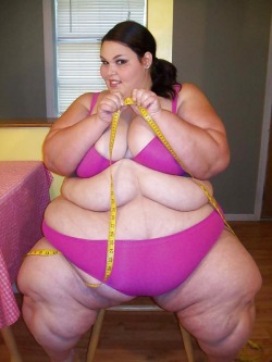 bigssbbwgirl:  Wanna meet a horny BBW? - CLICK HERE!