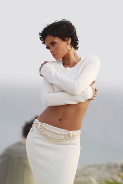 ethiopienne:  dansphalluspalace:  searchingforknowledge:  gay4rihanna: A preview of Rihanna’s photoshoot for Glamour magazine in Barbados   good lord above!  yo for a quick minute i thought that was joseline.  yuuuup 