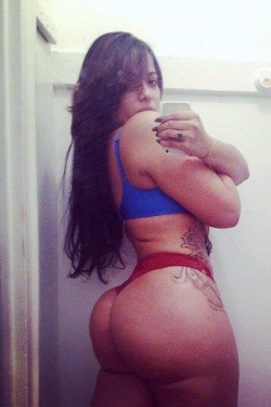 planetmansexxxy:  STEPHANIE SANTIAGO