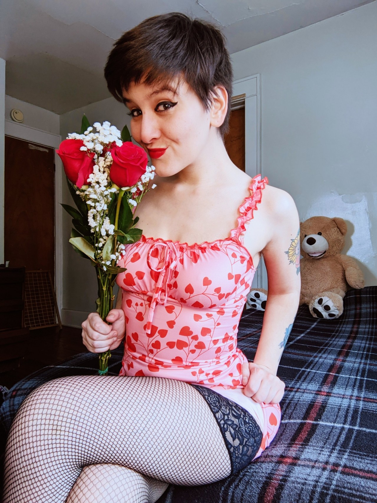 gabbigabriella:Will you be my Valentine? ❤️💘🌹Onlyfans.com/SubPixie💘