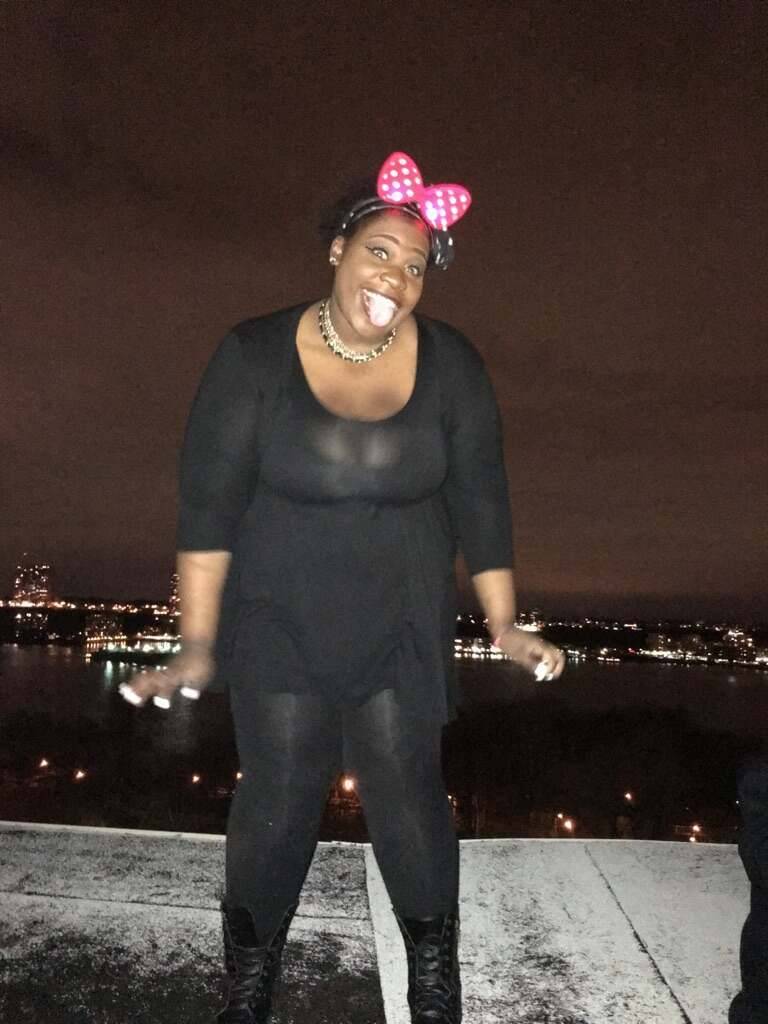 ayyyoooveeee:  I spent my last hour drinking Spanish wine and tequila on a rooftop