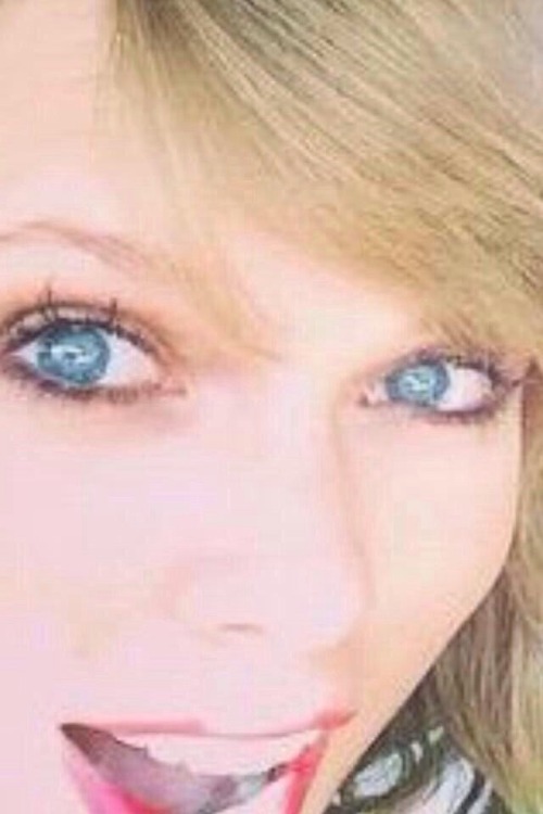 The blue in your eyes is the tenerife sea