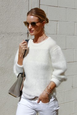 runwayandbeauty:  Rosie Huntington-Whiteley takes a stroll in Beverly Hills, October 15, 2014. 