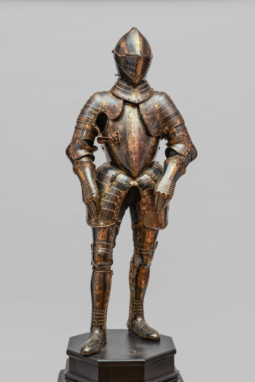 Suite of armor crafted by Jakob Topf for Archduke Ferdinand II of Tyrol in 1582.from The Kunsthistor