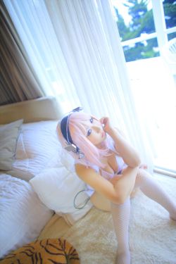 Super Sonico - Super Sonico [Hot Pants] (Saku)