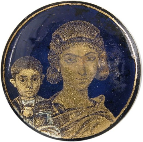 knowledgeistreasure:Roman gold glass portraits. 3rd - 4th century AD.