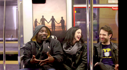 hybridlantern1701:  netflixdefenders:   Mike Colter, Krysten Ritter, Charlie Cox filming Marvel’s ‘The Defenders’ on February 10, 2017 in New York City.  Can’t wait for The Defenders!!