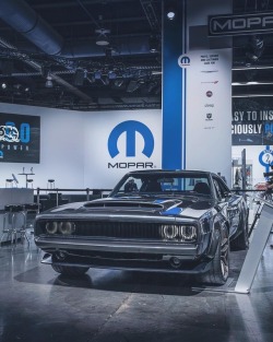 jacdurac:   1968 Dodge Charger! Powered by a 1,000HP 426 Crate Engine💪  