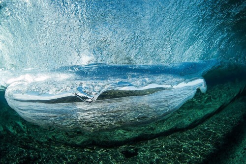 surf4living:At Cloudbreak seeing is believing…Photo: Ben Thouard