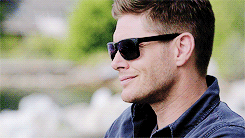 deanprayedtocas:  dean winchester + drinking 
