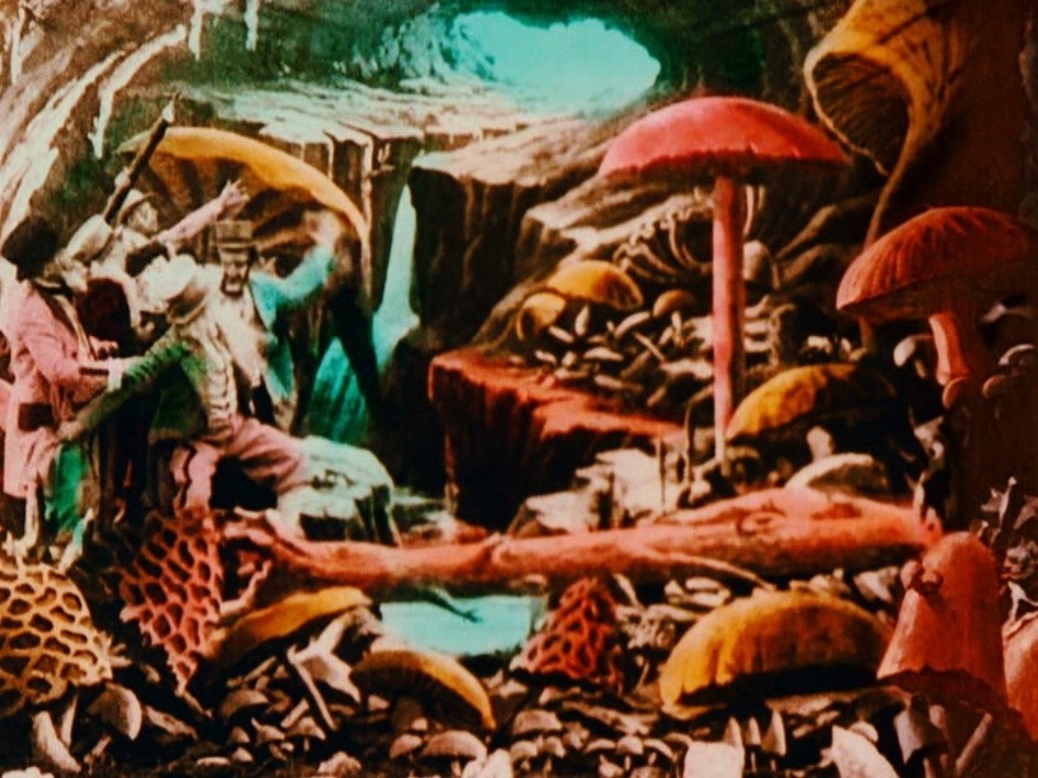 atomic-chronoscaph:A Trip to the Moon (1902)