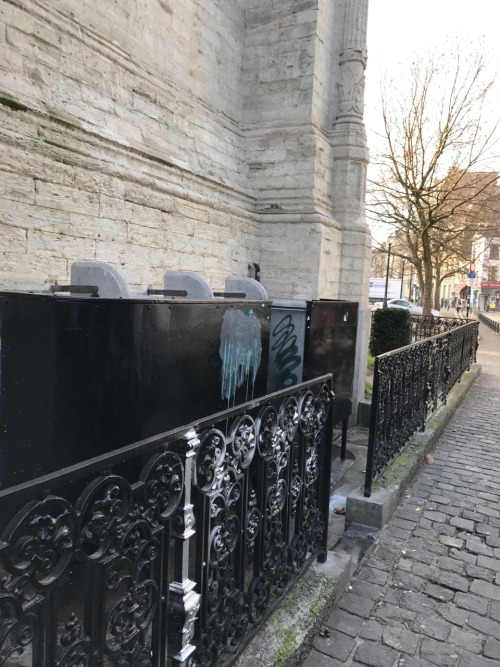 worldofurinals:  One of the few public urinals you can still find round a church. This one is in Brussels. As you can see it was freezing that day