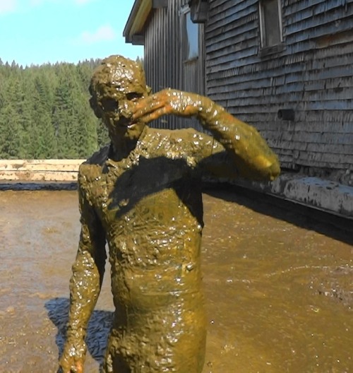 farm-worker:Ich bade gerne in Scheiße, willst du mitkommen?I like to bathe in shit, do you want to come with me?