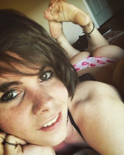 nikki-sapphire: All I needed was a little light 