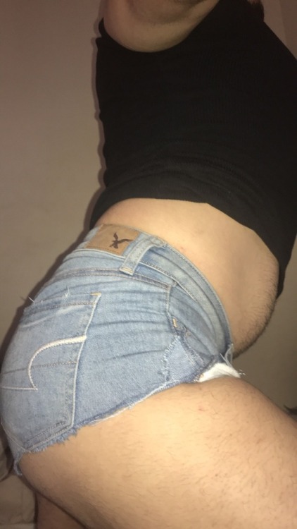 Feeling like a straight whore when i wear booty shorts