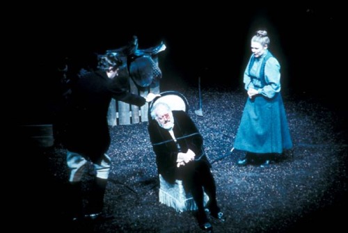 Judi Dench as Regan in the 1976 RSC production of KING LEAR