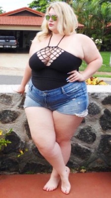 rock-a-belly:  cutefatbabeee:  I wanna have this confidence y’all.  ♥♥♥♥