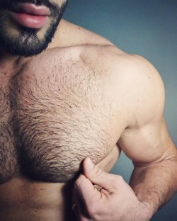 hunk-m7md:  #hairychest #nipples