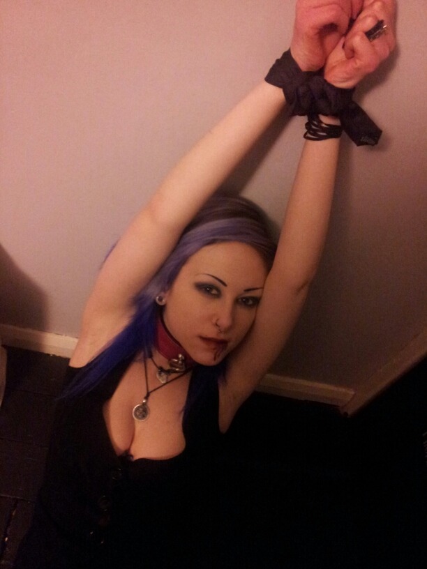 kinkyselfshot:  daddyknowsbestx:  Training a dear submissive friend in order to find