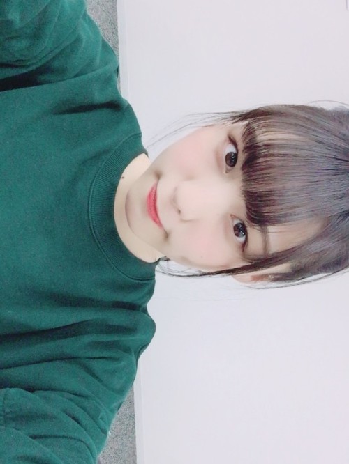 nnnnnn-nanasemaru—i-love-you:上目遣い嫌いですか？ _(．．*)vol.166 | 乃木坂46 相楽伊織 公式ブログ