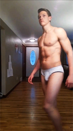 thefashionistasnerd: Alex Valley