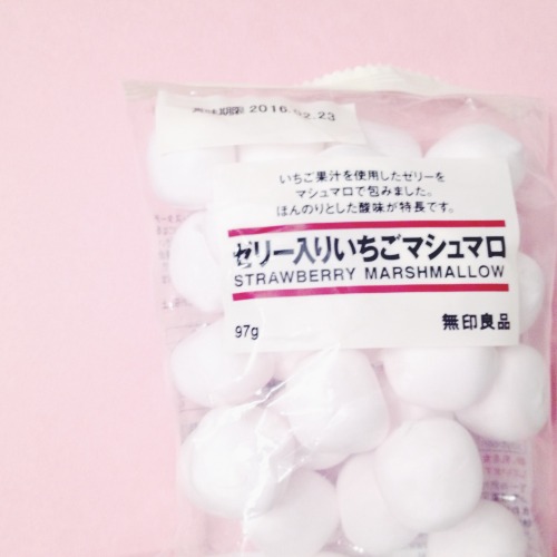 mirukeu-senpai:[Muji Strawberry Marshmallows]