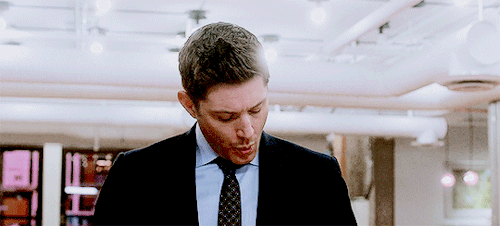 hallowedbecastiel:I’m Dean Winchester, and I’m looking for the devil’s son. This badge is fake.
