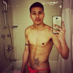 betomartinez:  officialjaypapi:  After a photo shoot and eating wine and jacuzzi :)  Beto’s Corner  http://betomartinez.tumblr.com/