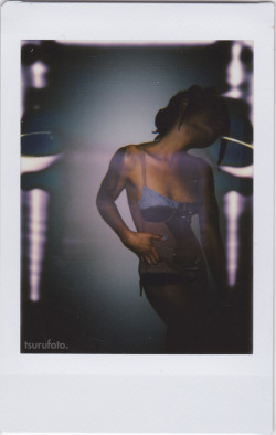 tsurufoto:  blacklorelei in 4 instax. ©