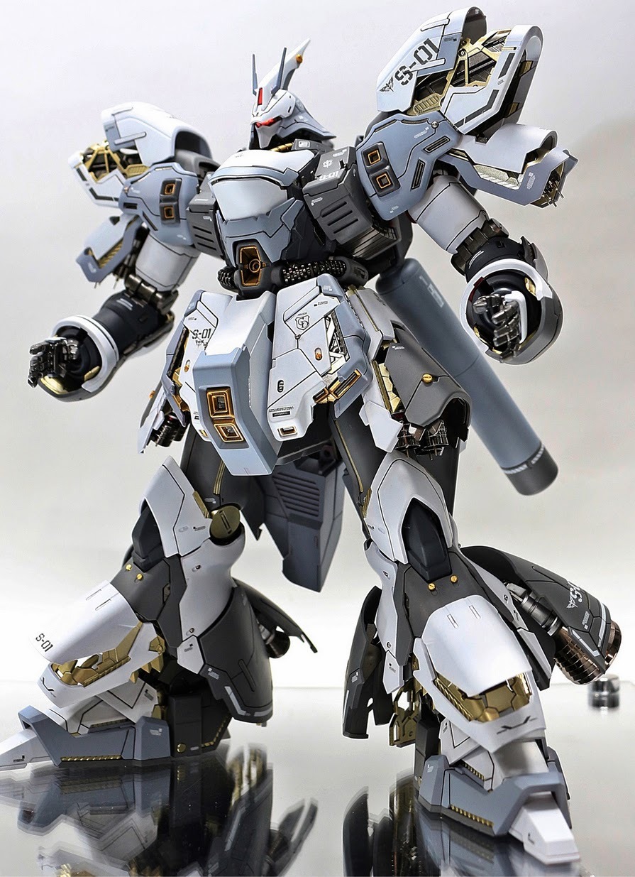 vinh-tee:  So coooool. http://gundamguy.blogspot.tw/2014/05/mg-1100-msn-04-snow-sazabi-custom-build.html?m=1