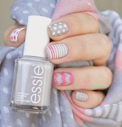 nauticalwheeler:  Spring Nail Art