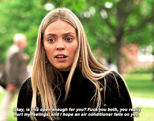 wlwsource:  RENEÉ RAPP  as LEIGHTON MURRAY inThe Sex Lives of College Girls —