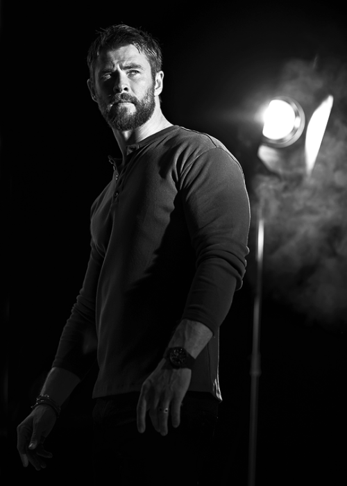 emmaduerrewatson: Chris Hemsworth photographed by Patrik Giardino for Men’s Health.