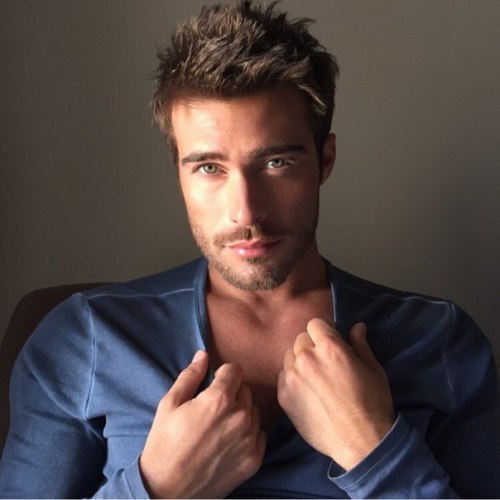 furrypty:  Indulge your senses with the beauty of the male shapes!