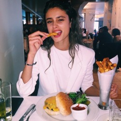 vicsecretmodels:  Taylor Hill