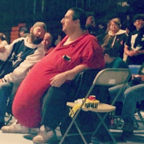 gutwatch: I wonder if it ever touched the floor! #fattestman #belly #overhang #bigbelly #superchub #