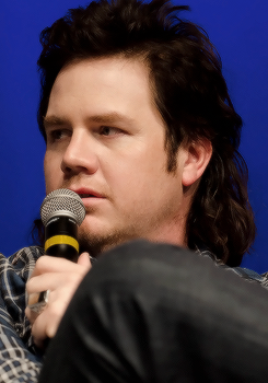 dailytwdcast:  Steven Yeun, Lauren Cohan, Danai Gurira, Andrew Lincoln, Michael Cudlitz, Christian Serratos, Josh McDermitt, Jeffrey Dean Morgan, Chandler Riggs and Alanna Masterson at Walker Stalker Con Atlanta on October 29, 2016 